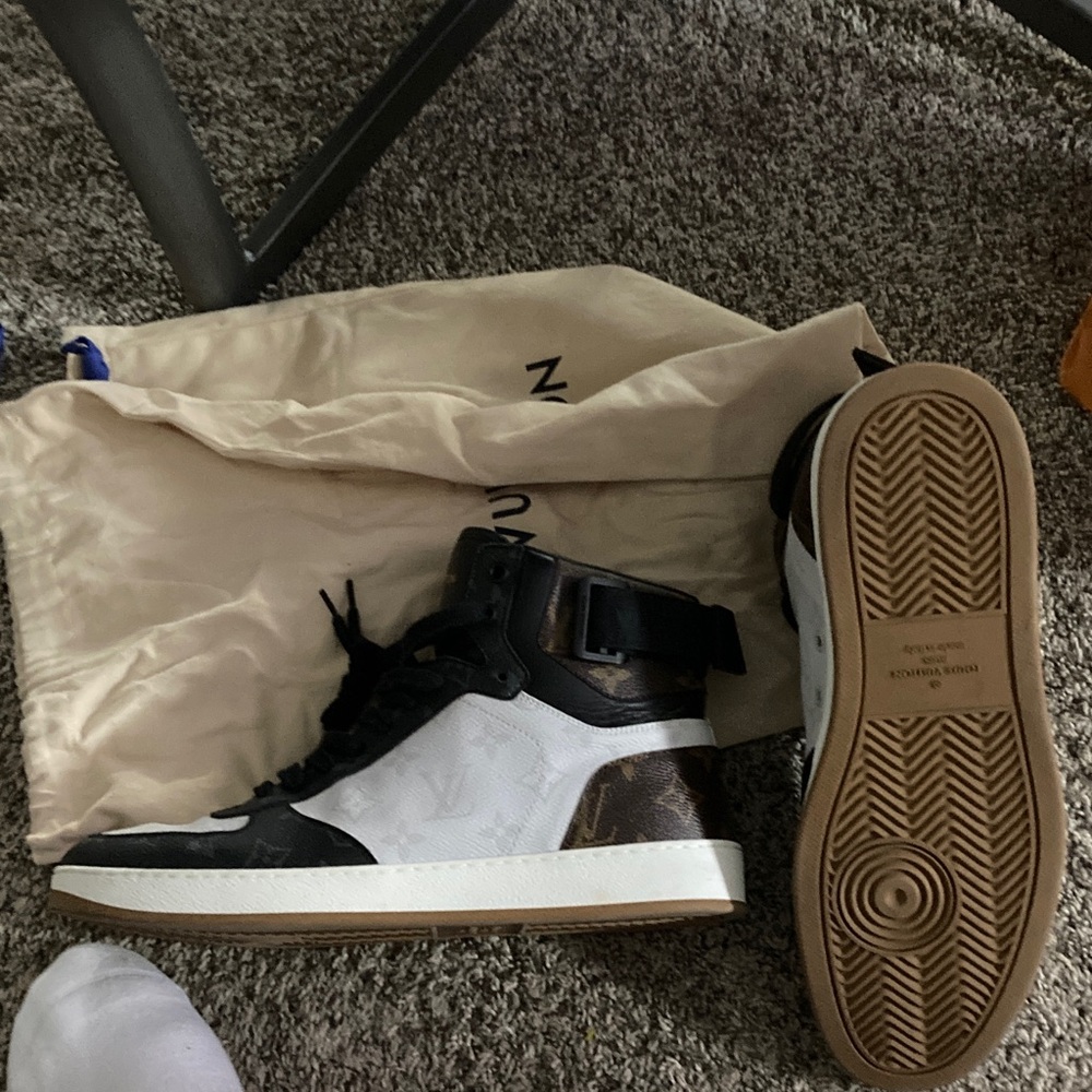 Louis Vuitton high top Sneakers